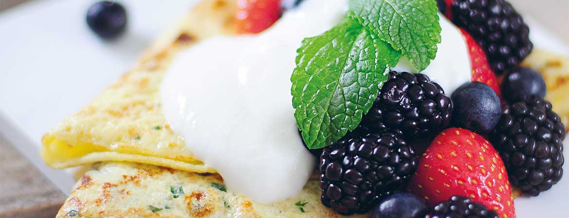 Omelet met rood fruit