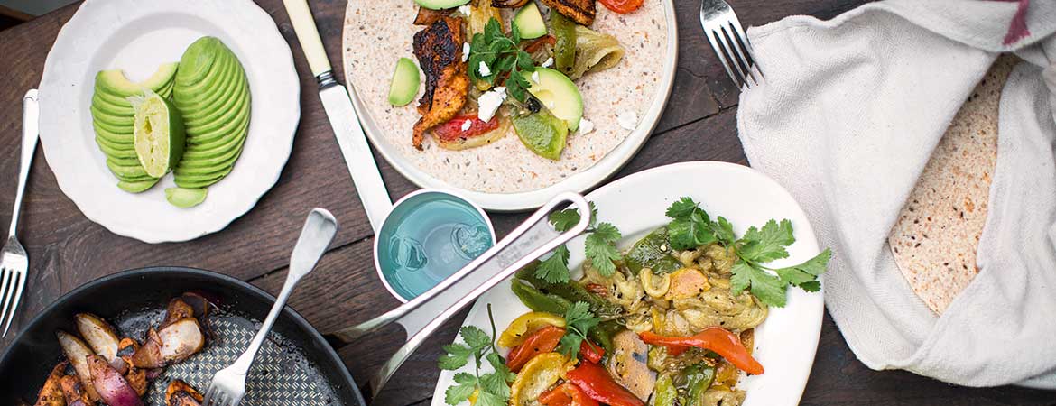 Kip fajita’s met aubergine en paprika van Jamie Oliver