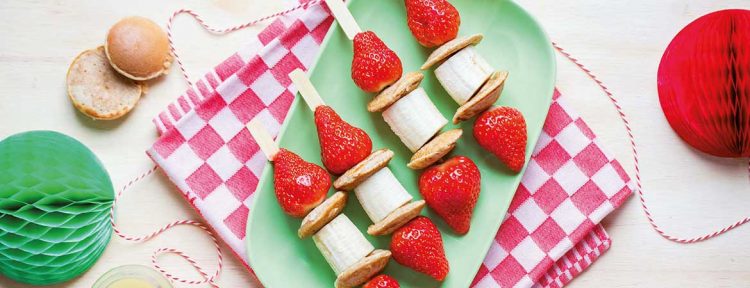 Gezonde traktatie: spiezen met fruit en poffertjes - Gezond aan tafel - recept