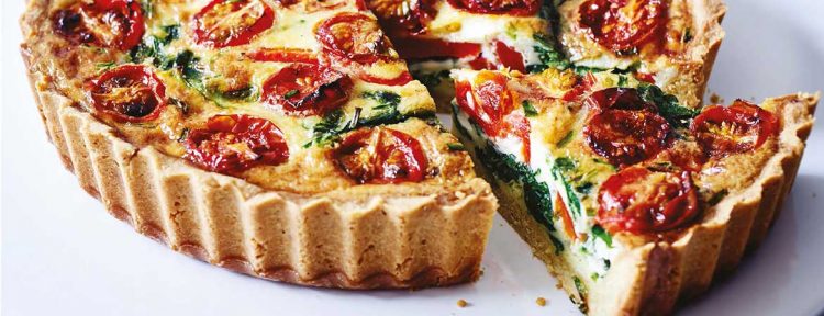 Quiche met amandel bodem en spinazie, tomaat en rode paprika - Gezond aan tafel - recept