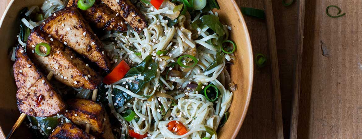 Zeewier noedels met spicy tofu