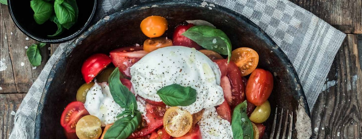 Salade met tomaten & burrata (Kim Feenstra, Bénine Bijleveld)