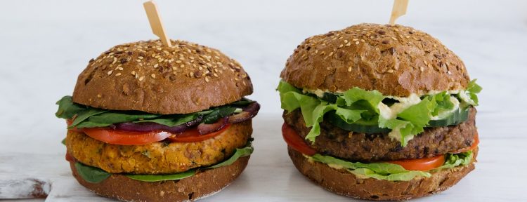 Zwartebonen- en quinoaburger - Gezond aan tafel - recept