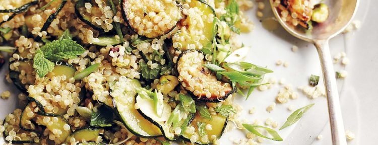 Quinoasalade met courgette, munt en pistachenoten - Gezond aan tafel - recept