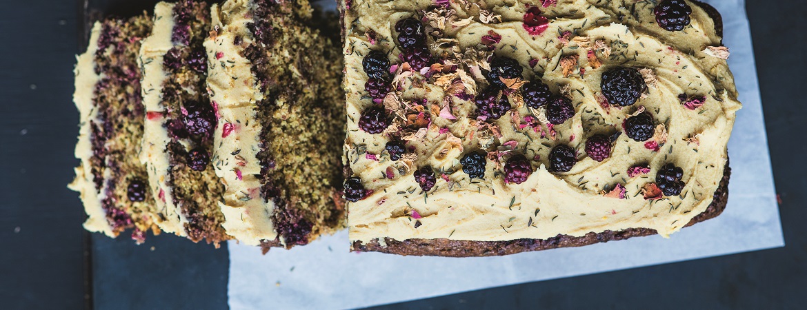 Indian summer cake met bramen en tijm