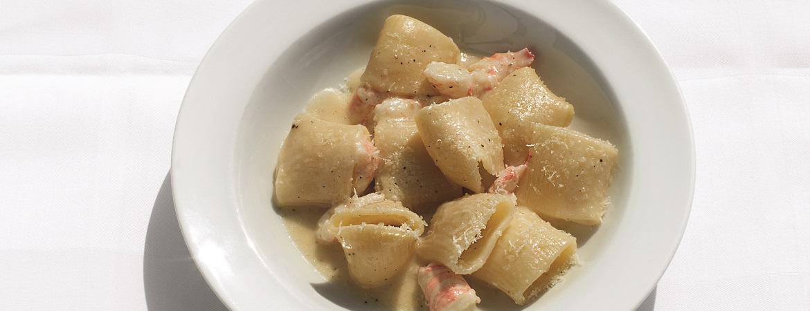 Mezze paccheri met zwarte peper en langoustines