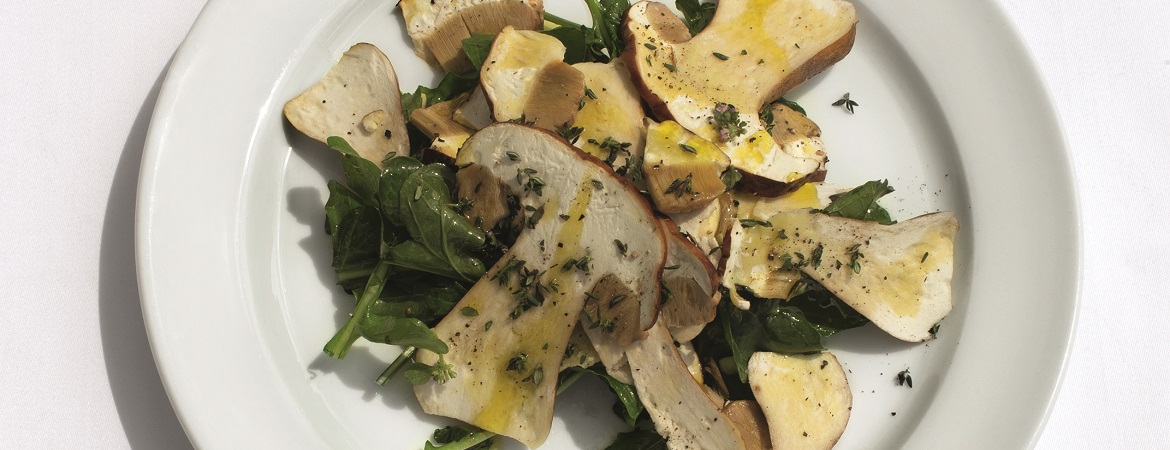 Salade van rauw eekhoorntjesbrood