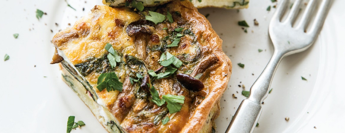 Frittata met champignons,  snijbiet en geitenkaas